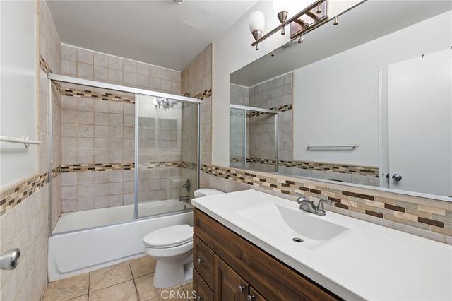 6511 Wystone Avenue 4, Reseda, CA 91335