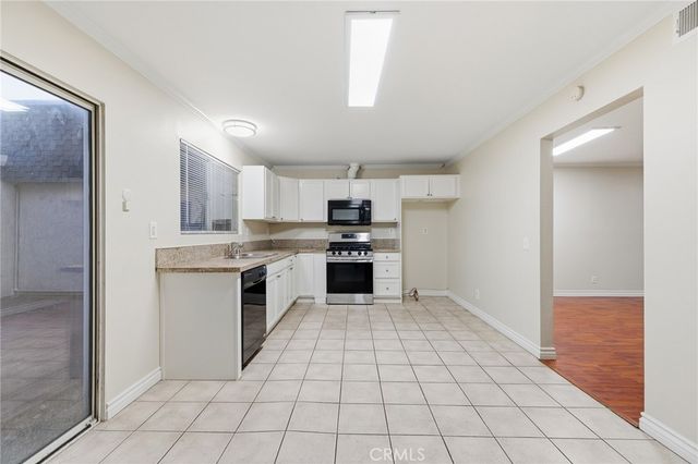 6511 Wystone Avenue 4, Reseda, CA 91335