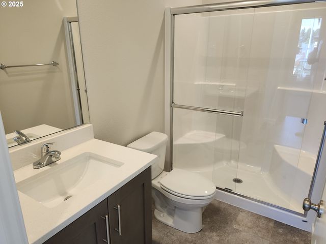 2941 Olympic St 28, Woodburn, OR 97071