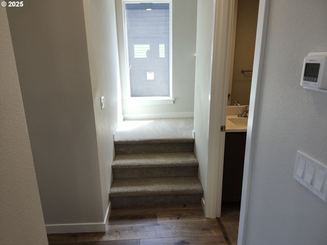 2941 Olympic St 28, Woodburn, OR 97071