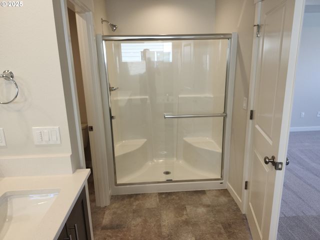 2941 Olympic St 28, Woodburn, OR 97071