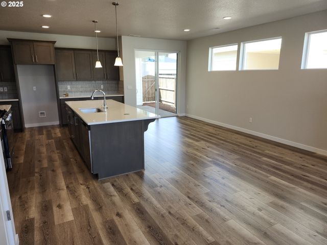 2941 Olympic St 28, Woodburn, OR 97071