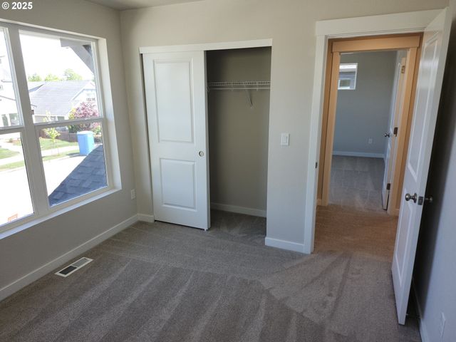 2941 Olympic St 28, Woodburn, OR 97071