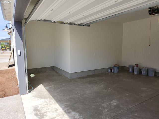 2941 Olympic St 28, Woodburn, OR 97071