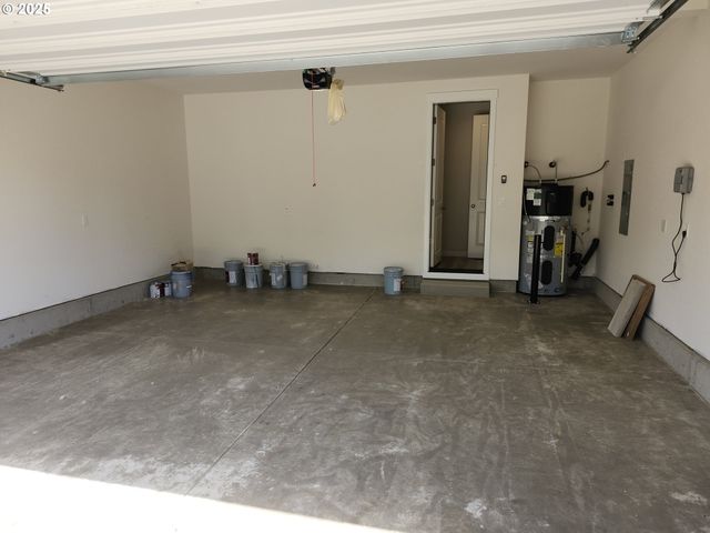 2941 Olympic St 28, Woodburn, OR 97071