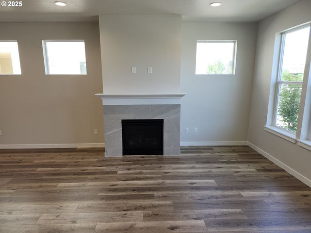 2941 Olympic St 28, Woodburn, OR 97071