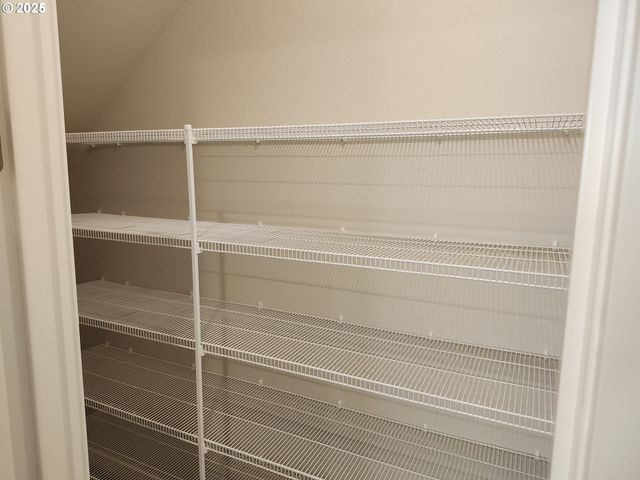 2941 Olympic St 28, Woodburn, OR 97071