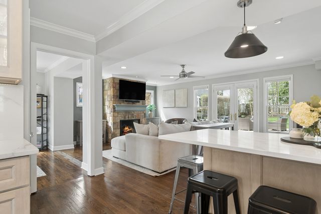 730 S Highland Avenue, Arlington Heights, IL 60005