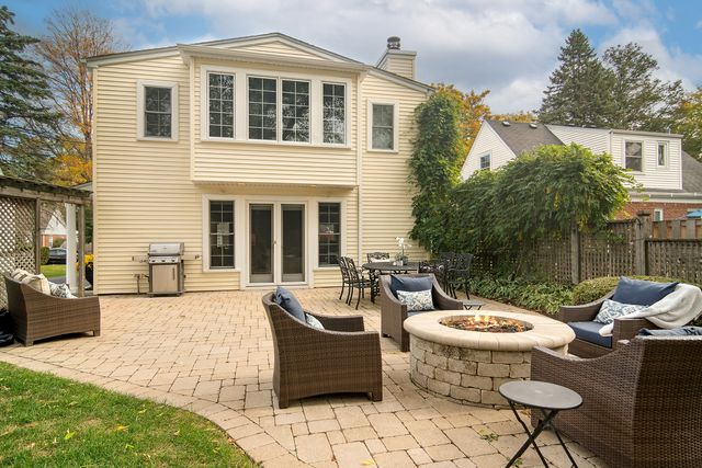 730 S Highland Avenue, Arlington Heights, IL 60005