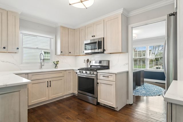 730 S Highland Avenue, Arlington Heights, IL 60005