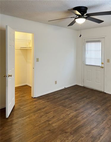 5900 Samantha Street A, Fayetteville, AR 72704