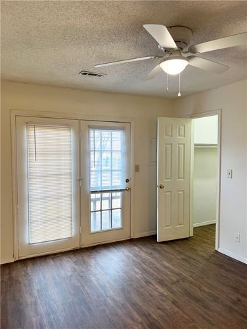 5900 Samantha Street A, Fayetteville, AR 72704
