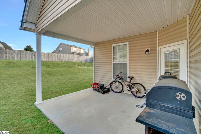 8 Greenbranch Way, Simpsonville, SC 29680