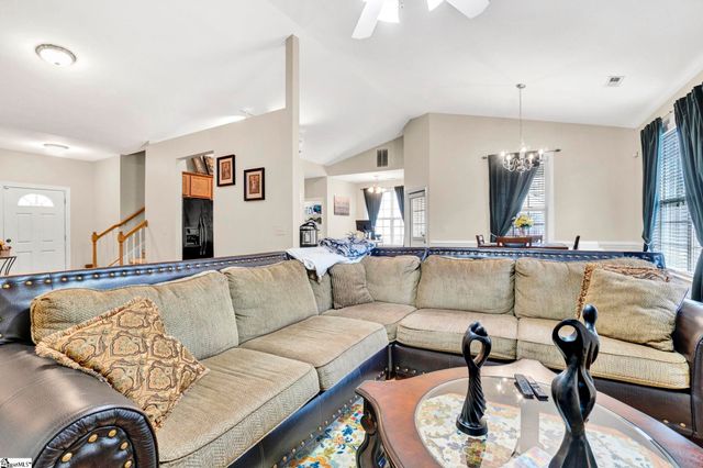 8 Greenbranch Way, Simpsonville, SC 29680