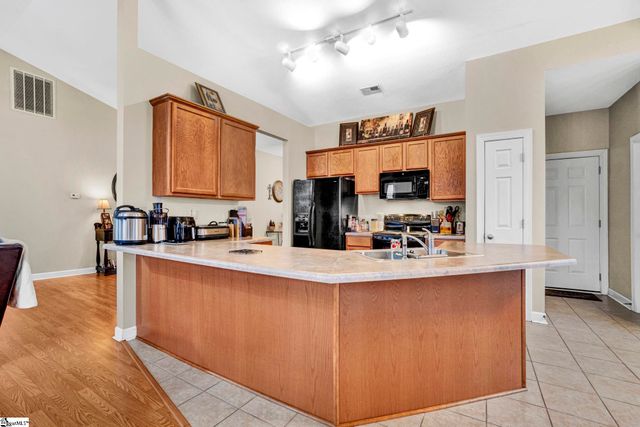 8 Greenbranch Way, Simpsonville, SC 29680