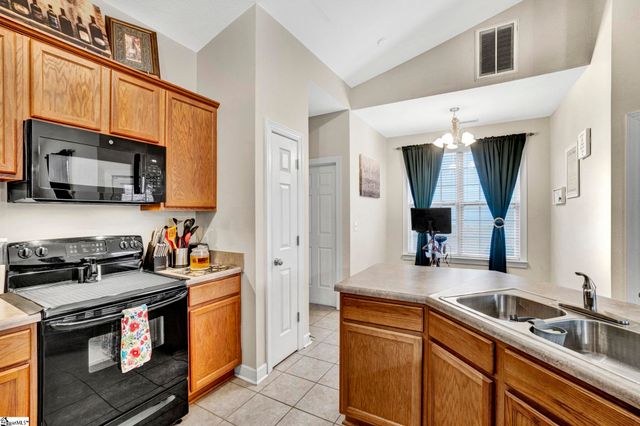 8 Greenbranch Way, Simpsonville, SC 29680