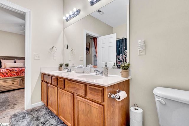 8 Greenbranch Way, Simpsonville, SC 29680