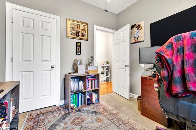 8 Greenbranch Way, Simpsonville, SC 29680