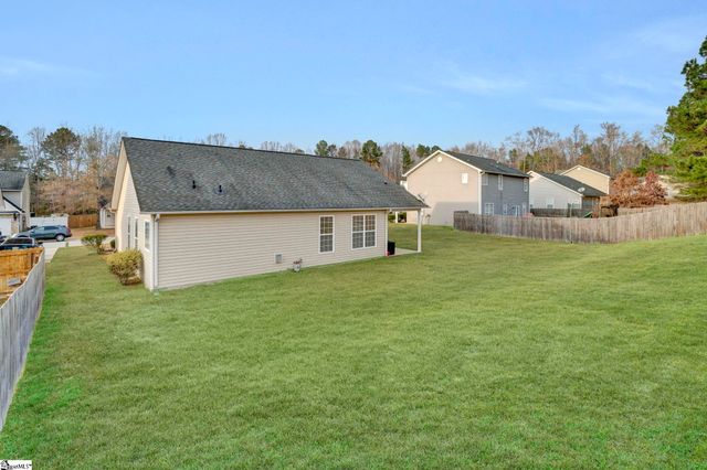 8 Greenbranch Way, Simpsonville, SC 29680