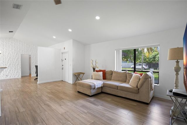 8211 SW 13th Court, North Lauderdale, FL 33068