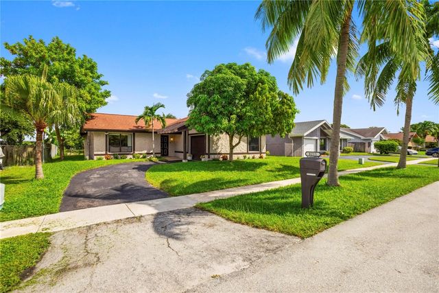 8211 SW 13th Court, North Lauderdale, FL 33068