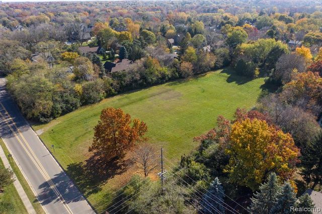 700 E Square Lake Road, Bloomfield Hills, MI 48304