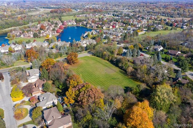 700 E Square Lake Road, Bloomfield Hills, MI 48304