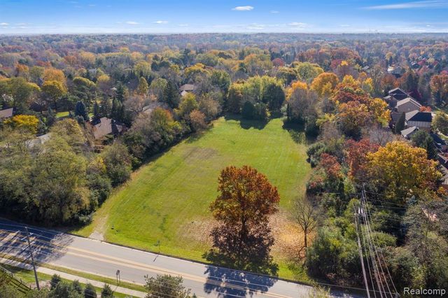700 E Square Lake Road, Bloomfield Hills, MI 48304