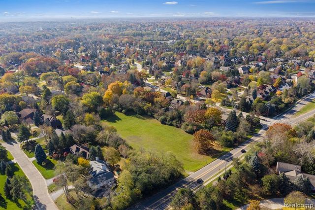 700 E Square Lake Road, Bloomfield Hills, MI 48304