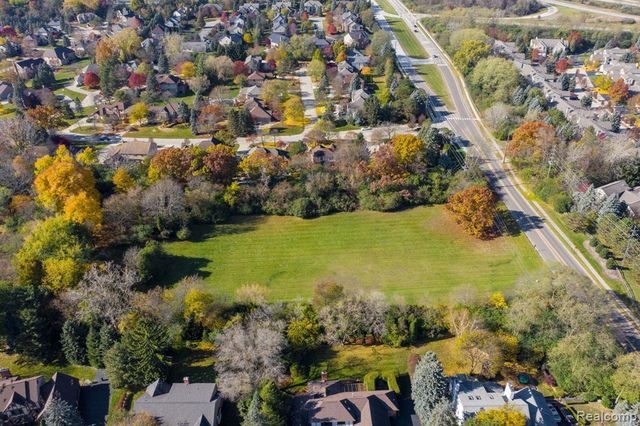 700 E Square Lake Road, Bloomfield Hills, MI 48304
