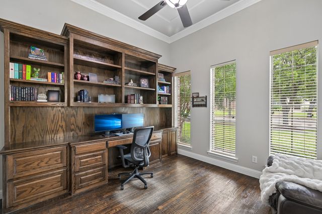 424 Water Bridge Drive, Lewisville, TX 75056