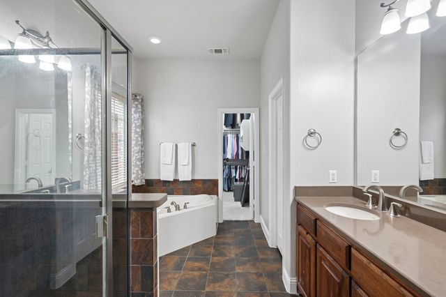 424 Water Bridge Drive, Lewisville, TX 75056