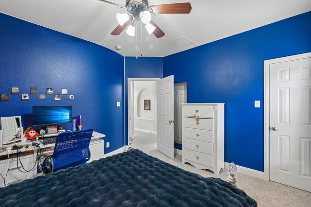 424 Water Bridge Drive, Lewisville, TX 75056