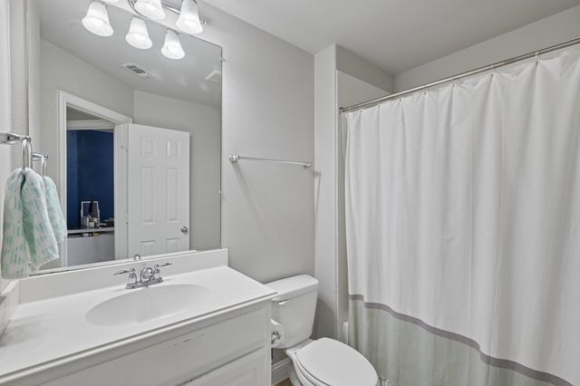 424 Water Bridge Drive, Lewisville, TX 75056