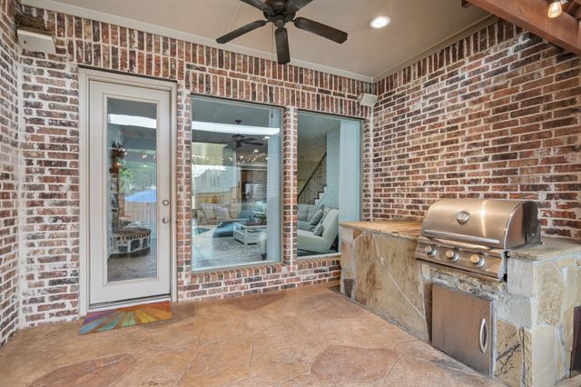 424 Water Bridge Drive, Lewisville, TX 75056