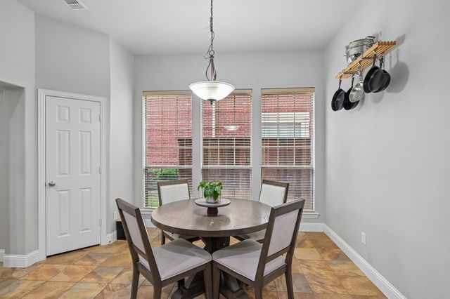 424 Water Bridge Drive, Lewisville, TX 75056