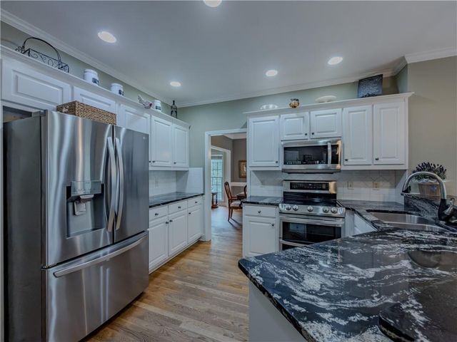 1116 Maple Creek Ridge, Loganville, GA 30052