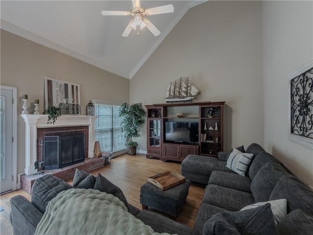 1116 Maple Creek Ridge, Loganville, GA 30052