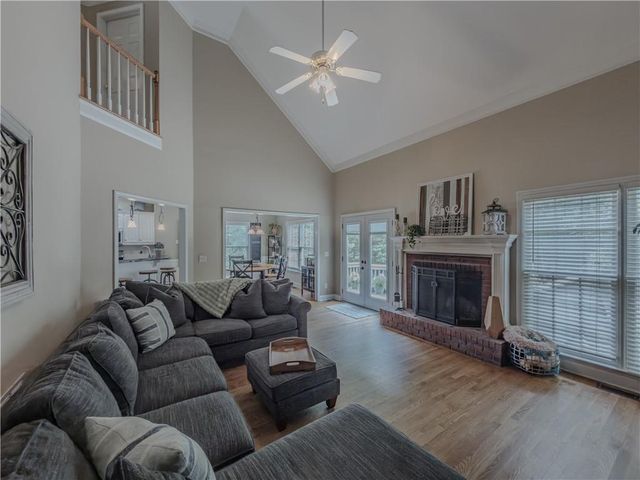 1116 Maple Creek Ridge, Loganville, GA 30052