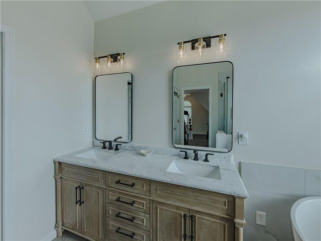 1116 Maple Creek Ridge, Loganville, GA 30052