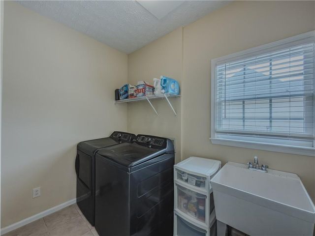1116 Maple Creek Ridge, Loganville, GA 30052
