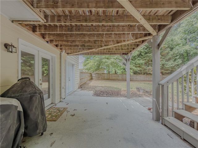 1116 Maple Creek Ridge, Loganville, GA 30052