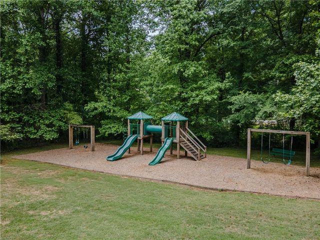 1116 Maple Creek Ridge, Loganville, GA 30052