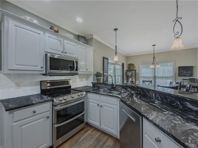 1116 Maple Creek Ridge, Loganville, GA 30052