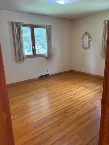 2620 Crestline Avenue, Waterloo, IA 50702