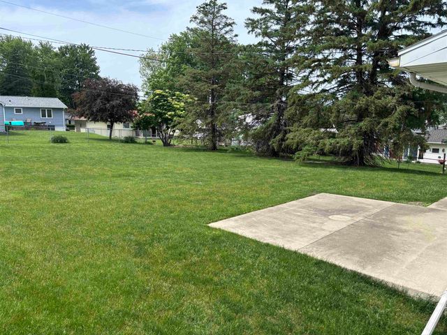 2620 Crestline Avenue, Waterloo, IA 50702
