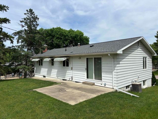 2620 Crestline Avenue, Waterloo, IA 50702