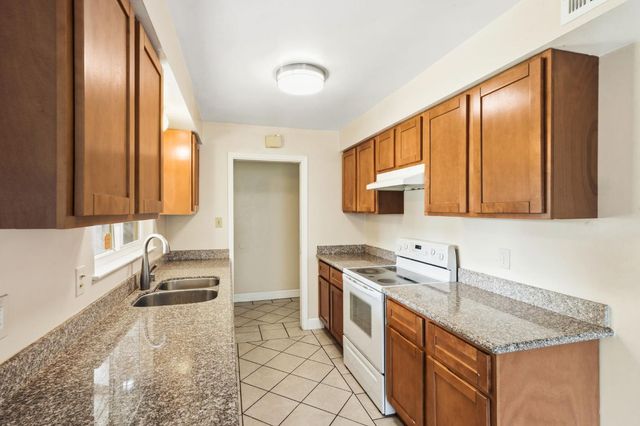 7609 Circle Pkwy, Sacramento, CA 95823