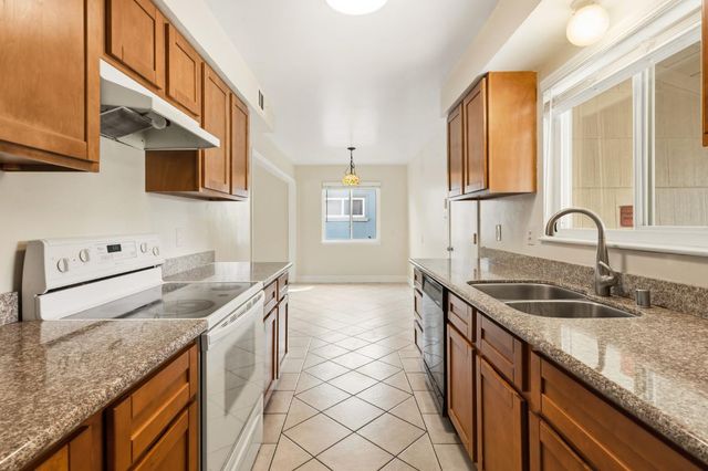 7609 Circle Pkwy, Sacramento, CA 95823