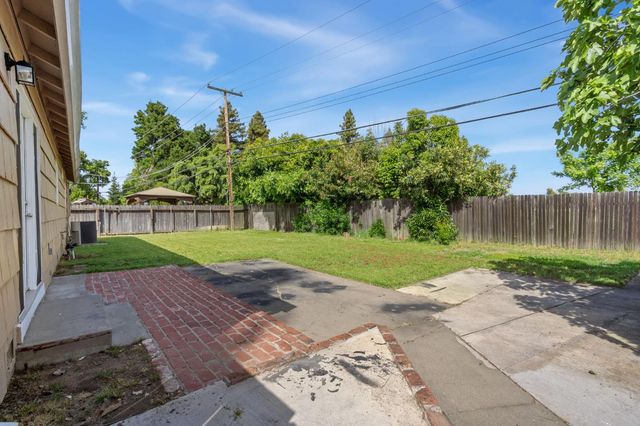 7609 Circle Pkwy, Sacramento, CA 95823